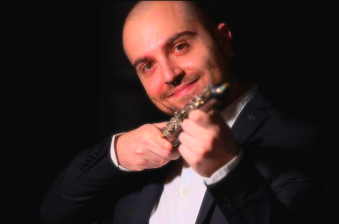 Raúl Casares con su oboe